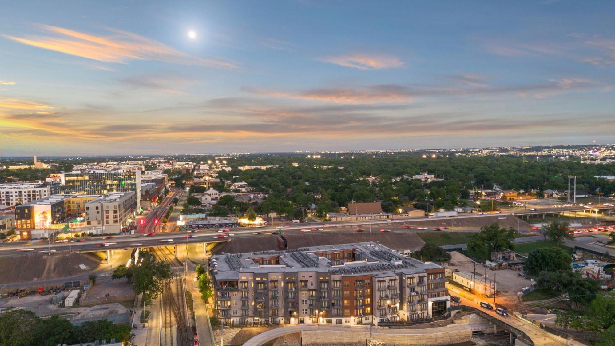 Placemakr Downtown Остин Экстерьер фото